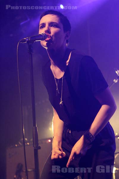 SAVAGES - 2013-02-23 - PARIS - Nouveau Casino - Camille Berthomier